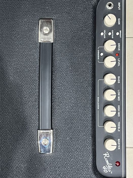 Fender Rumble 40 V3 Бас комбо
