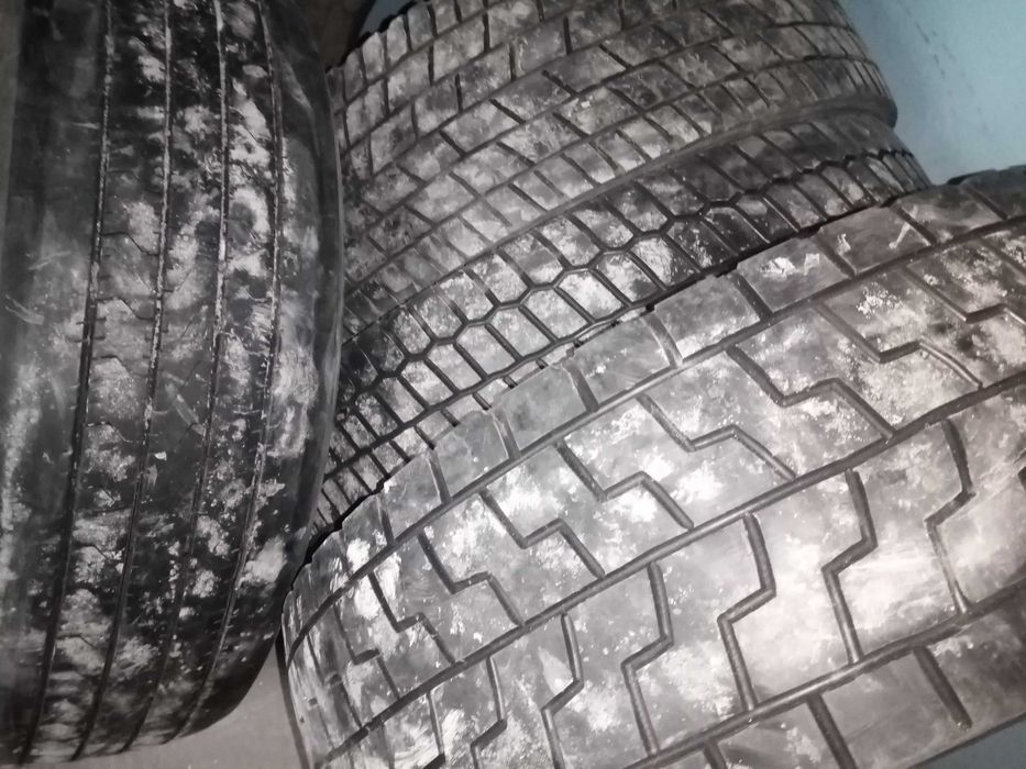 Продам грузовые шины б/у