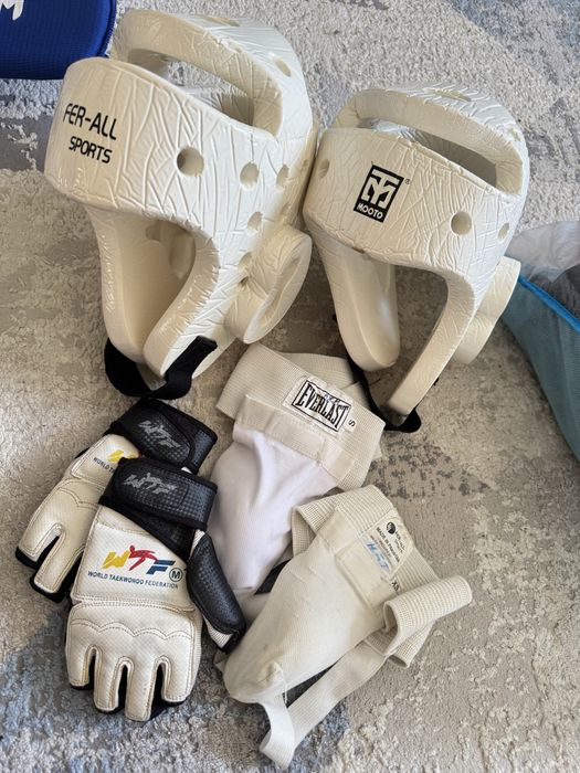 Продам шлем для каратэ