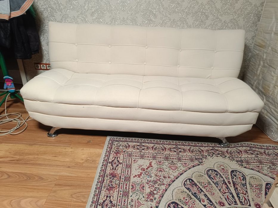 Диван                 .