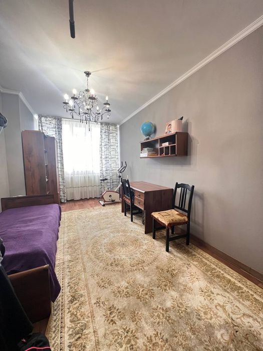 Продается 6 комнатная квартира