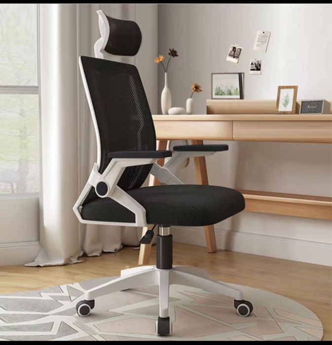 Продам новые стулья офисные