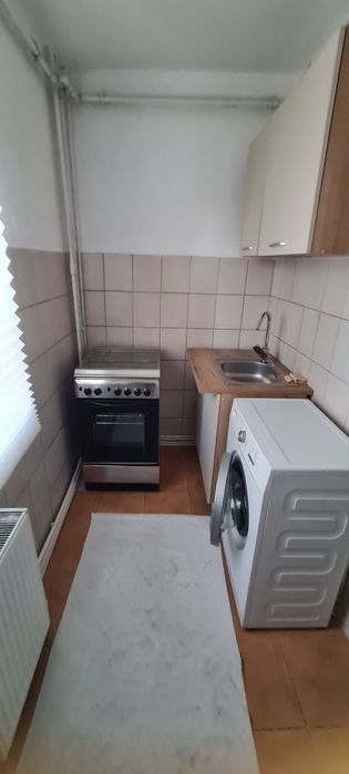 Ofer spre închiriere garsoniera