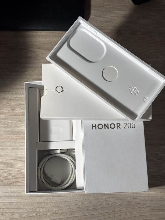 Продам honor 200 12/512