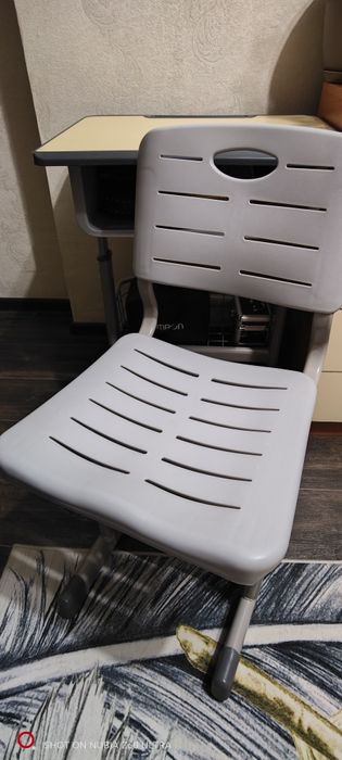 Стол и стул (парта) набор