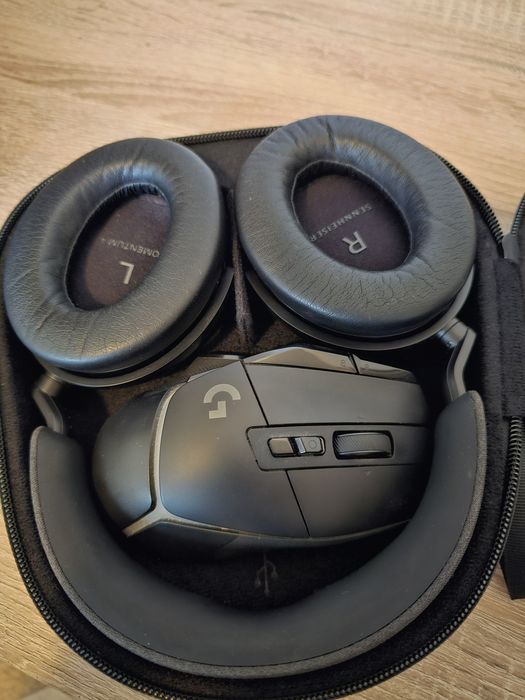 Vând căști și mouse gaming