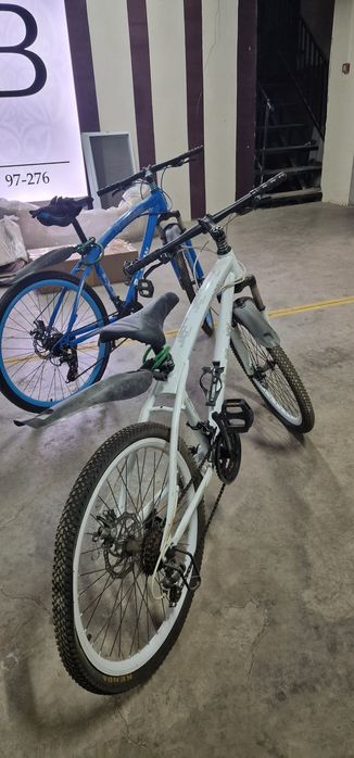 Велосипеды BMW, синий и белый