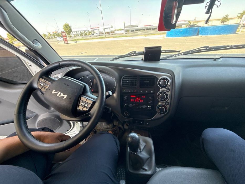 Kia bongo sotiladi srochno