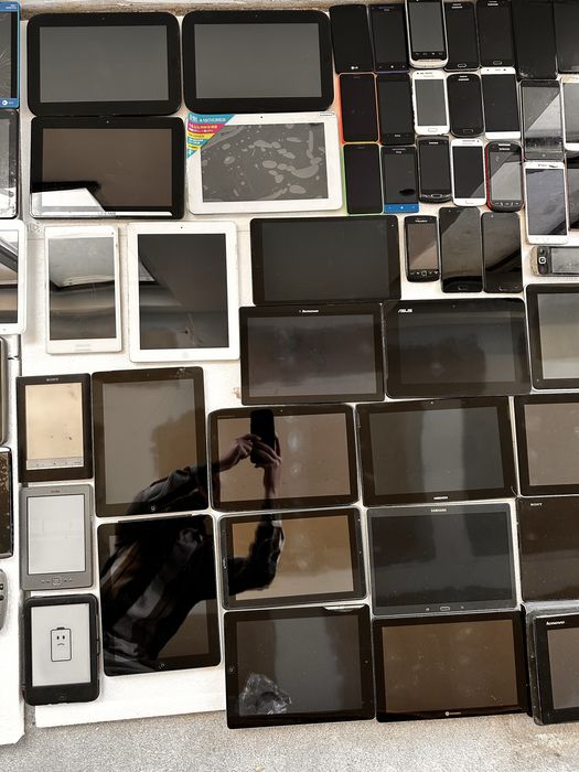 Голям ЛОТ телефони и таблети 65 броя топ цена!