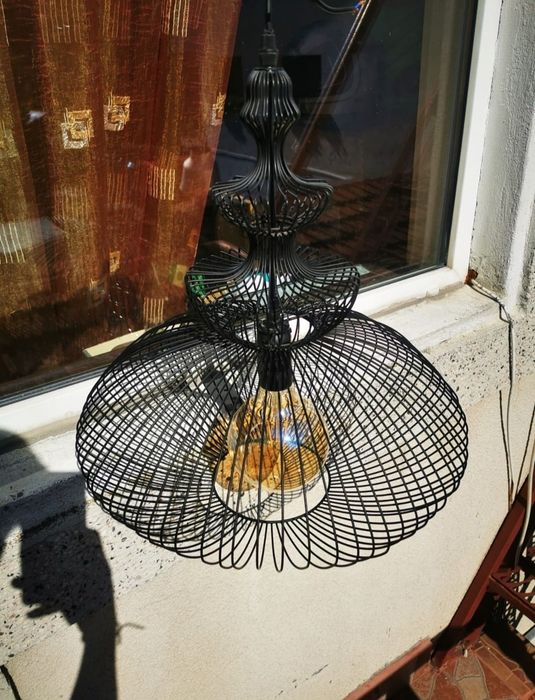 Vând lampadar lustra candelabru otel model deosebit+bulb mare