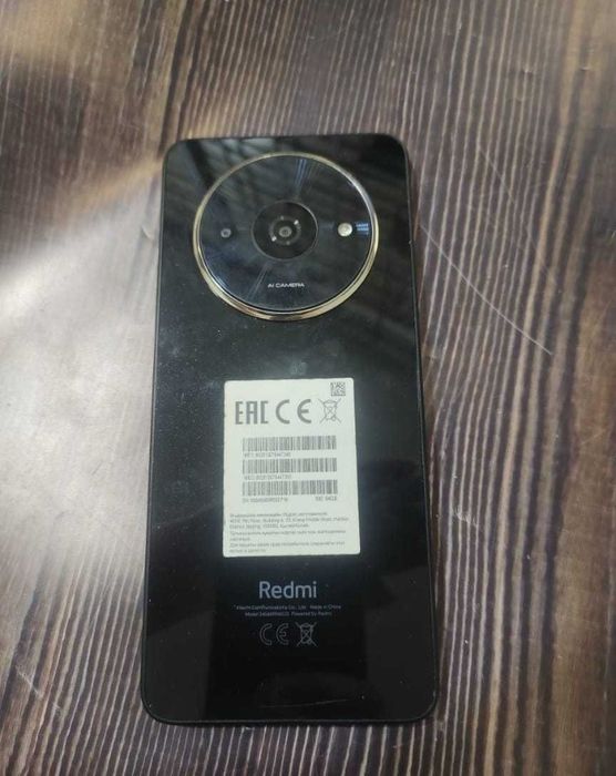 Продам телефон новый пользовались 3дня