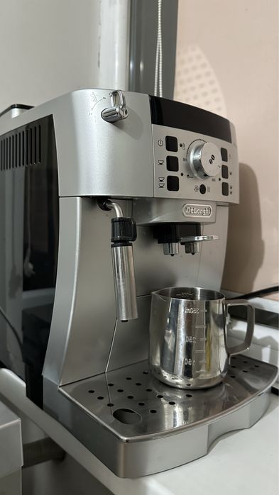 Кофемашина delonghi