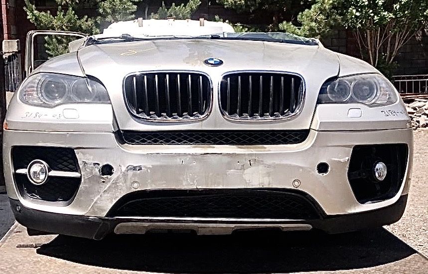 Передняя часть БМВ BMW X6 E71.