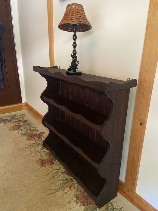 Corp suspendat sculptat traditional lemn. 90x85x23