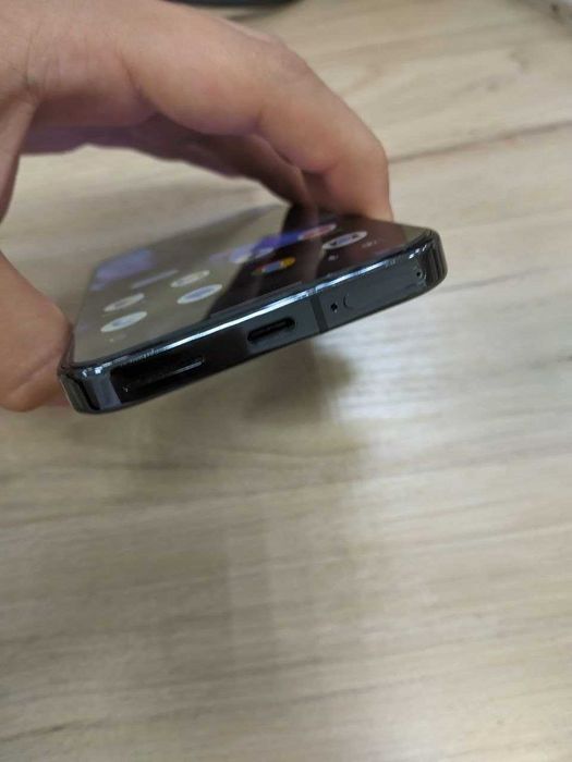 Google Pixel 9 Pro 256GB Obsidian (Батарея 100%, 9 циклов)