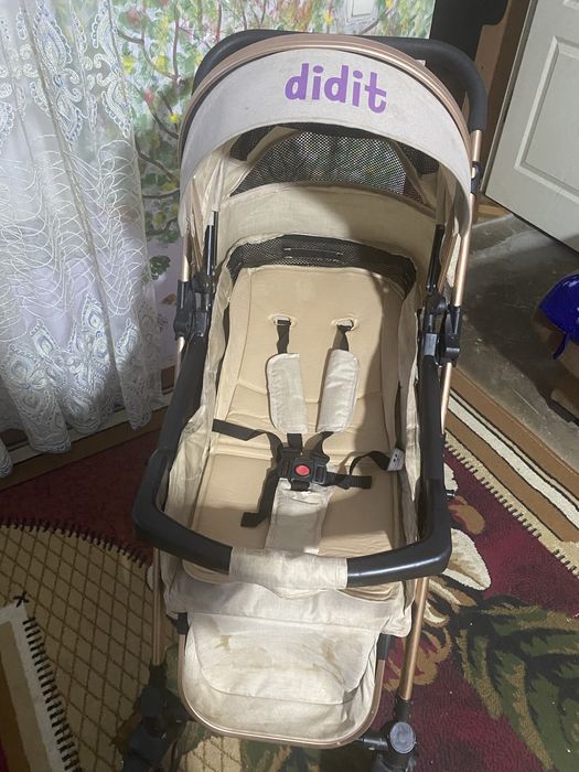 Детская коляска с рождения до трёх лет