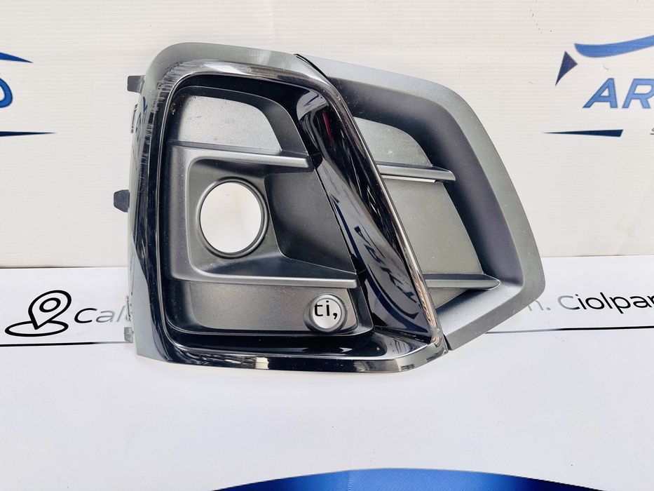 Grila dreapta bara fata Audi Q5 S Line model dupa 2021 cod 80A807880AC
