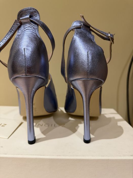 Сандали Ingliliz