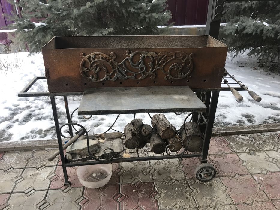 Мангал на колесах