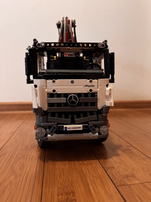 Vand Lego Tehnic Mercedes-Benz Arocs