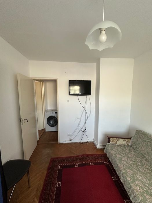 Închiriez apartament