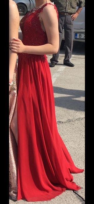 Абитуриенска рокля