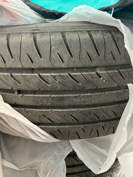 Летние резины в отличном состояние R16