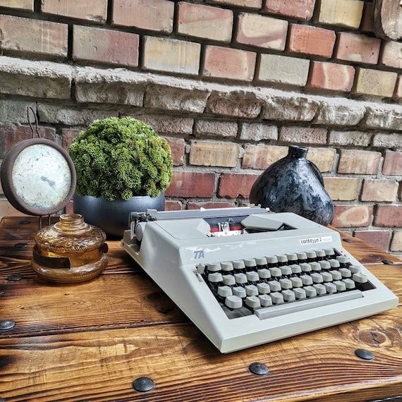 Masina de scris vintage Adler Contessa 2 Deluxe