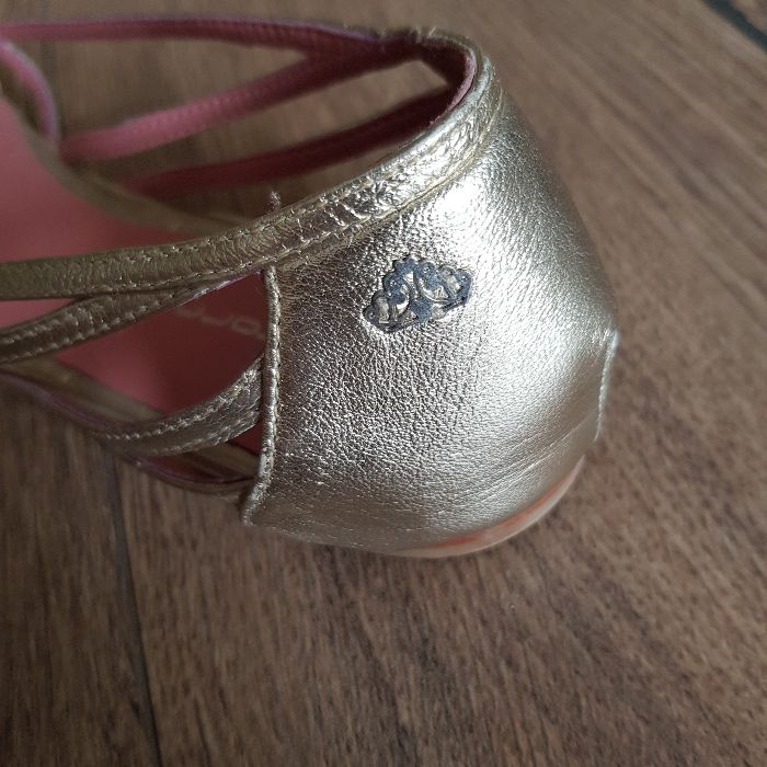 Нови златисти сандали / балерини Fornarina