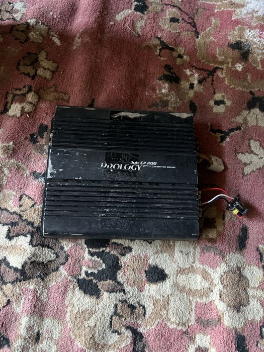 Продам 2х канальный усилитель