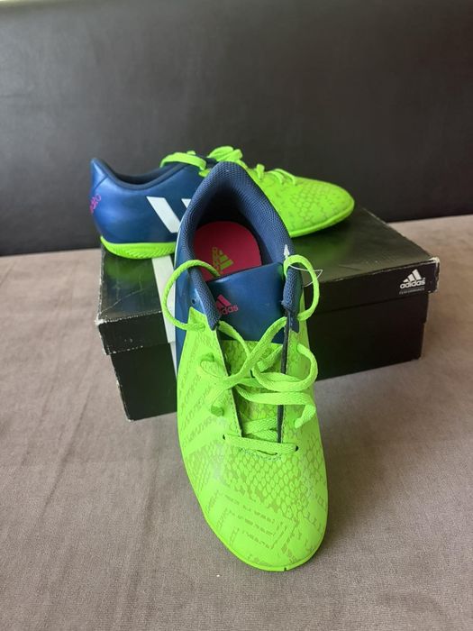 Adidas футболни обувки (стоножки)