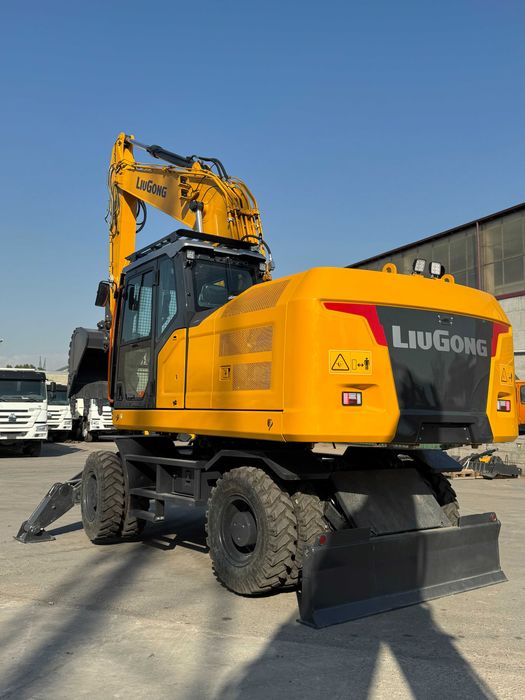 22 tonnalik g'ildirakli ekskavator LiuGong