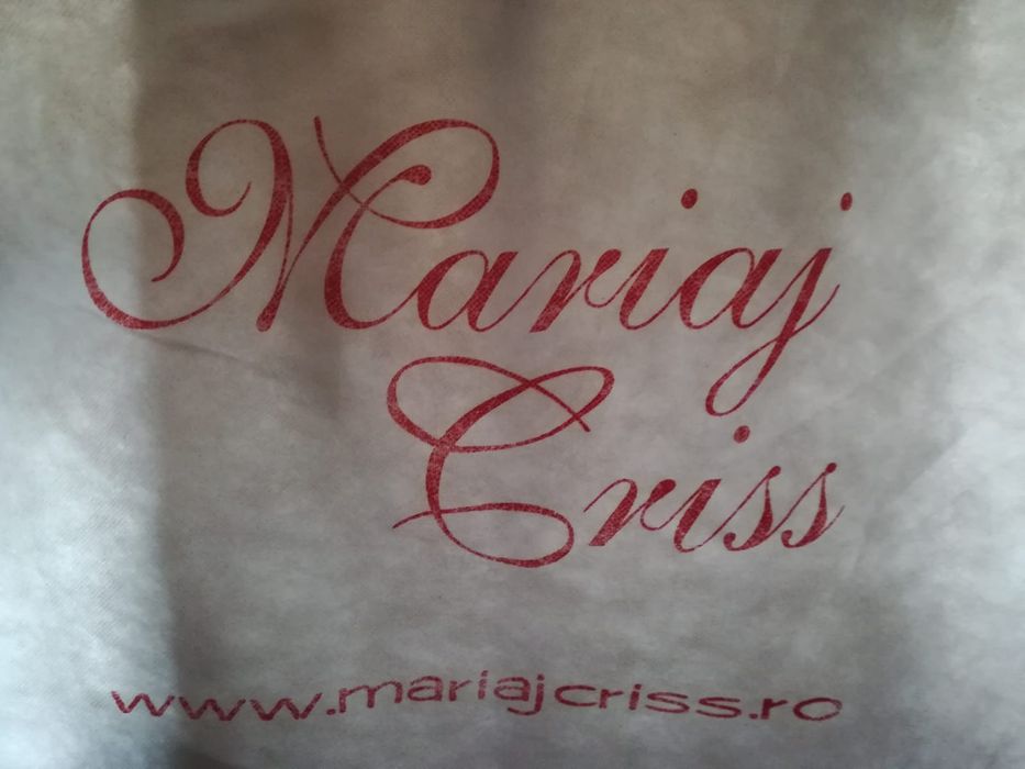 Vand rochie de mireasa