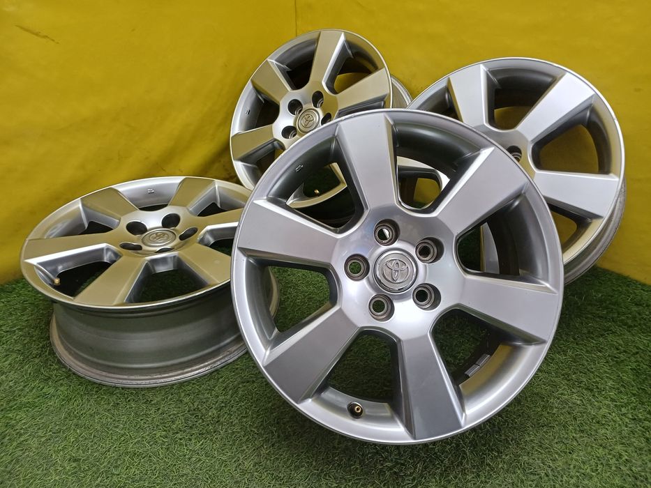 Диски R17 5x114.3 на Toyota и другие.