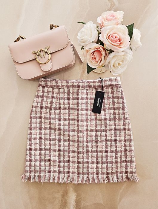 Пола в цвят пудра