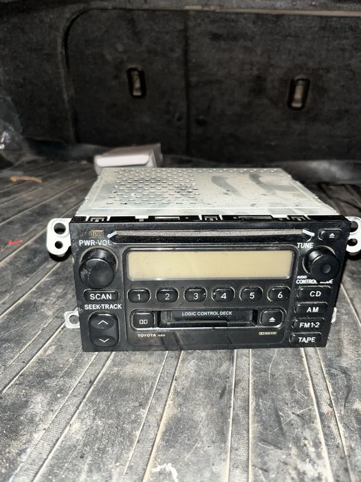 Штатная аудиосистема Тойота