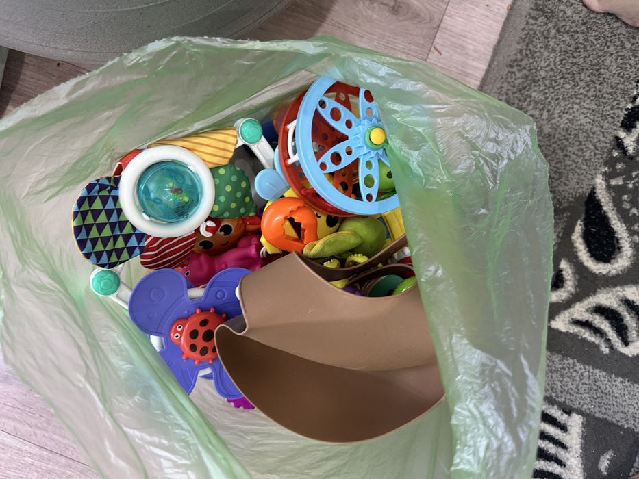 Недорого Пакет с игрушками погремушками