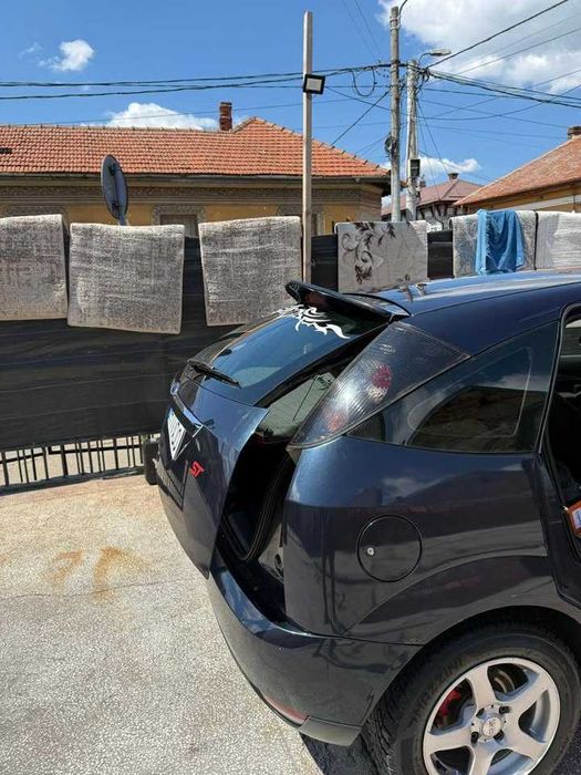 Vand Ford Focus 2002 1.6 benzina.