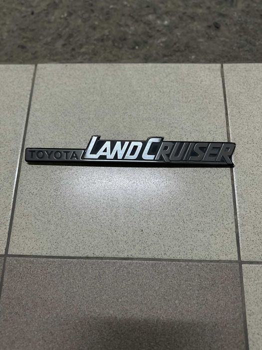 Эмблема Toyota Land Cruiser Prado 78