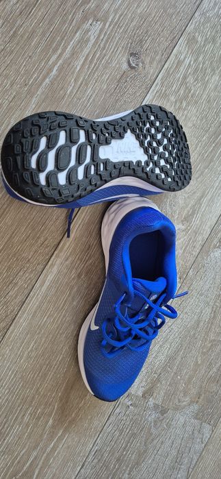 Adidași noi Nike. Marime 36,5