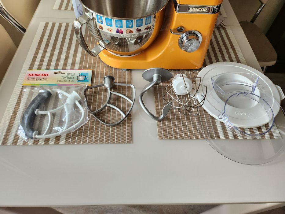 Продам кухонную машину