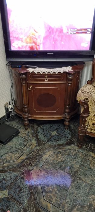 Продавам холни мебели..