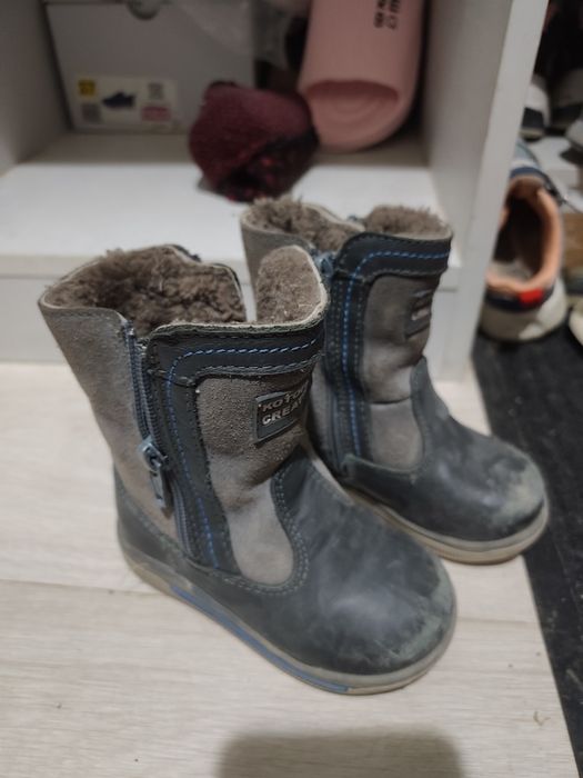 Продам зимние сапожки 22-23 рр
