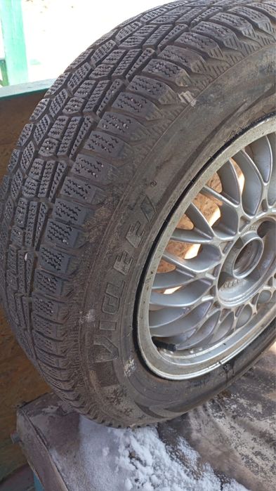 Продам шину с диской