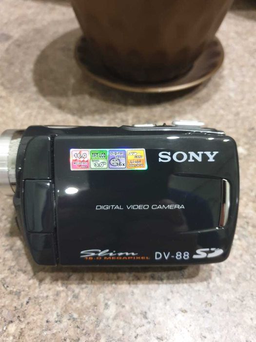 Продам видеокамеру sony dv-88