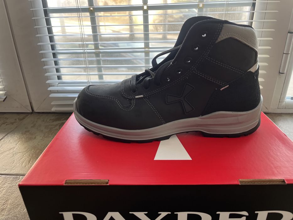 Мъжки работни боти