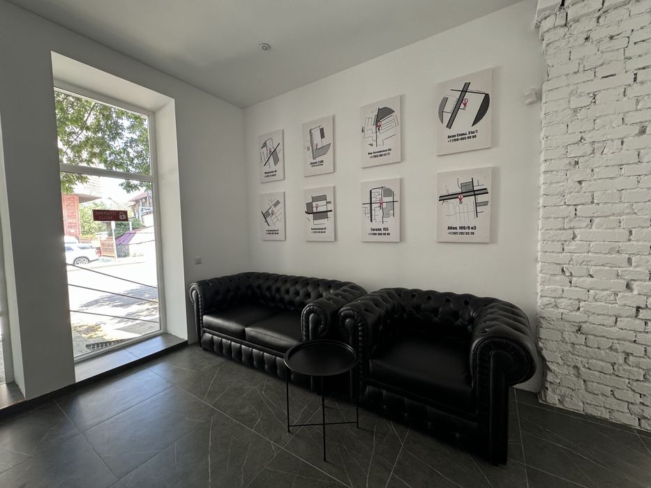 Диван с креслом