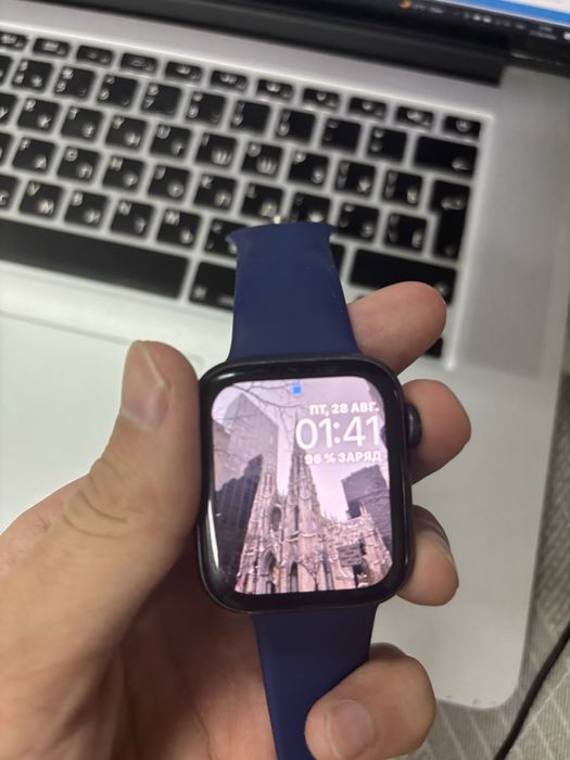 Продаю apple watch se 1 оригинал