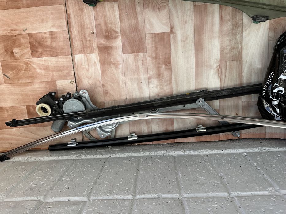 Запчасти к двери Camry 40