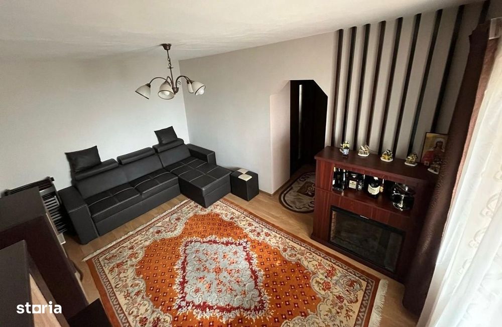 Apartament cu 3 camere, etaj 4, VASLUI zona CENTRU;